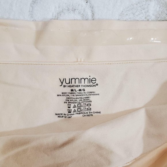 Yummie Mid Waist Shaping Short M/L Beige Nylon - Picture 3 of 3